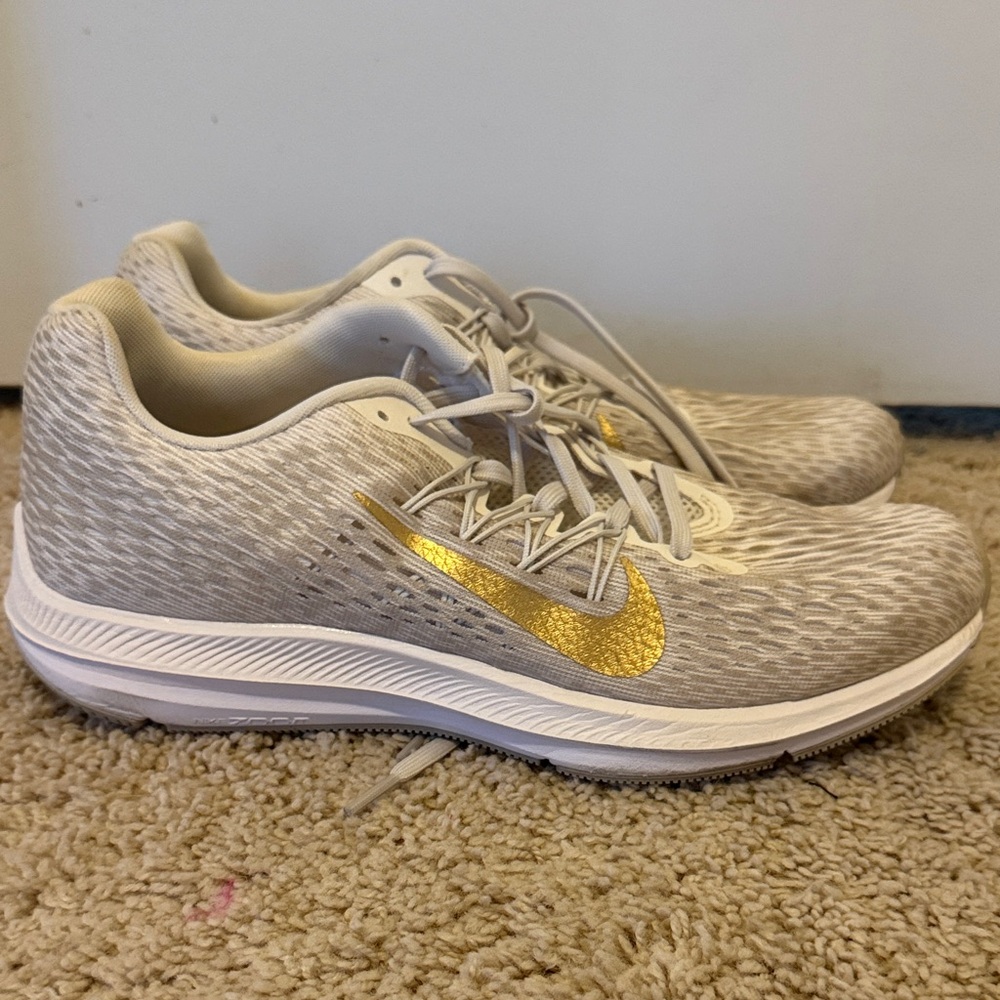 Nike Women's Athletic Shoes - Gold and Cream